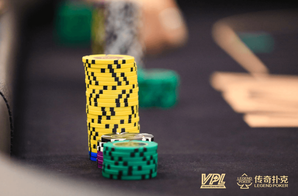 在扑克棋牌手游APP下载游戏里后门听牌的方法