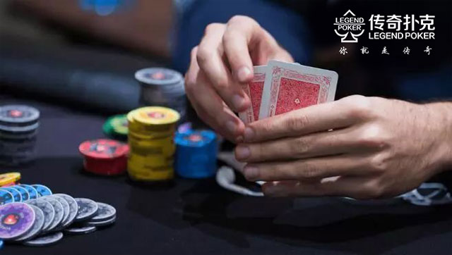 德扑测试：在小盲位拿着这手A5同色，你会怎么打？