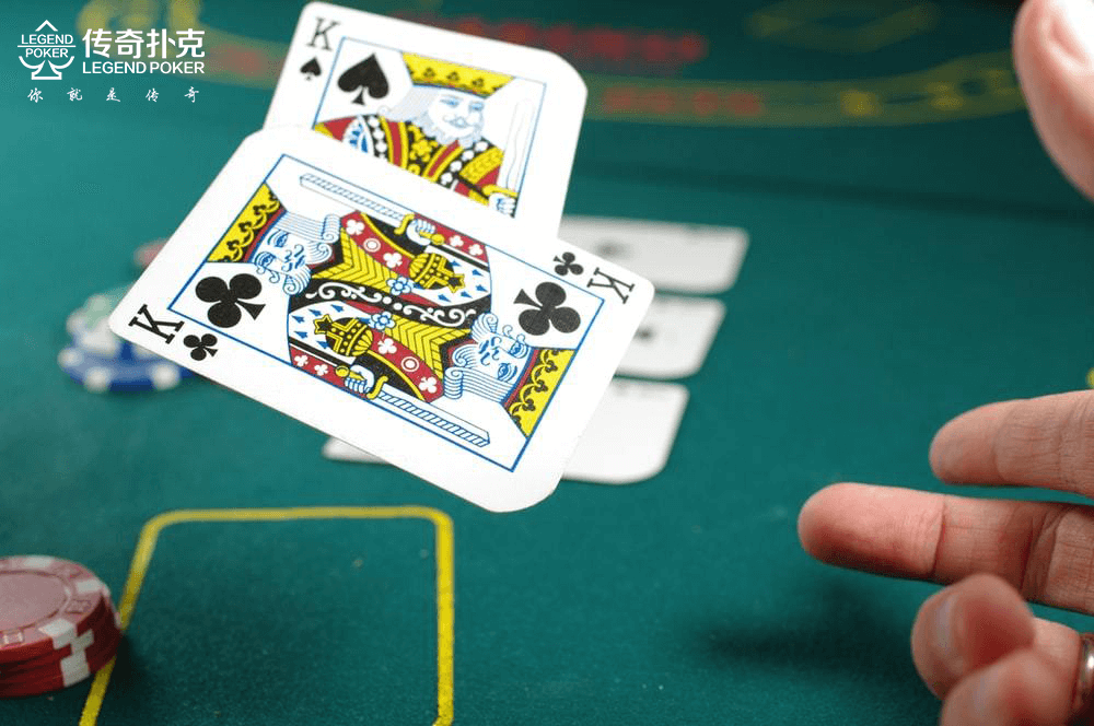 当你玩传奇扑克左右有短筹码时该怎么玩？