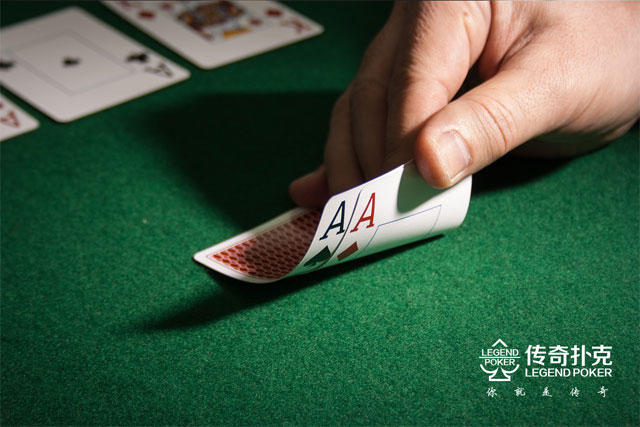 在传奇扑克APP拿到暗三条怎么打比较好？