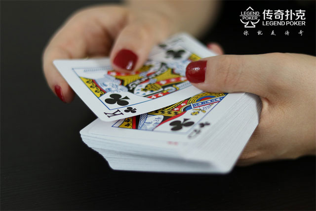 传奇扑克APP天同花翻牌面应该怎么玩？