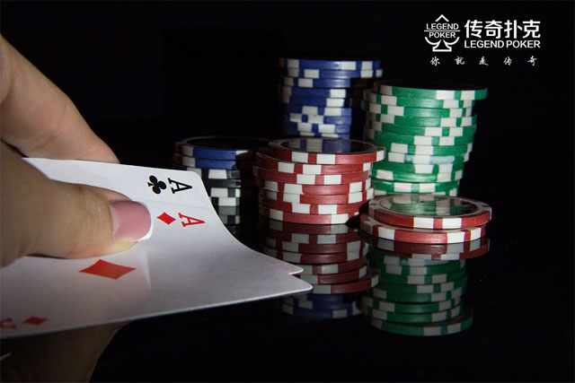 传奇扑克APP拿着同花A2被加注你会怎么玩？